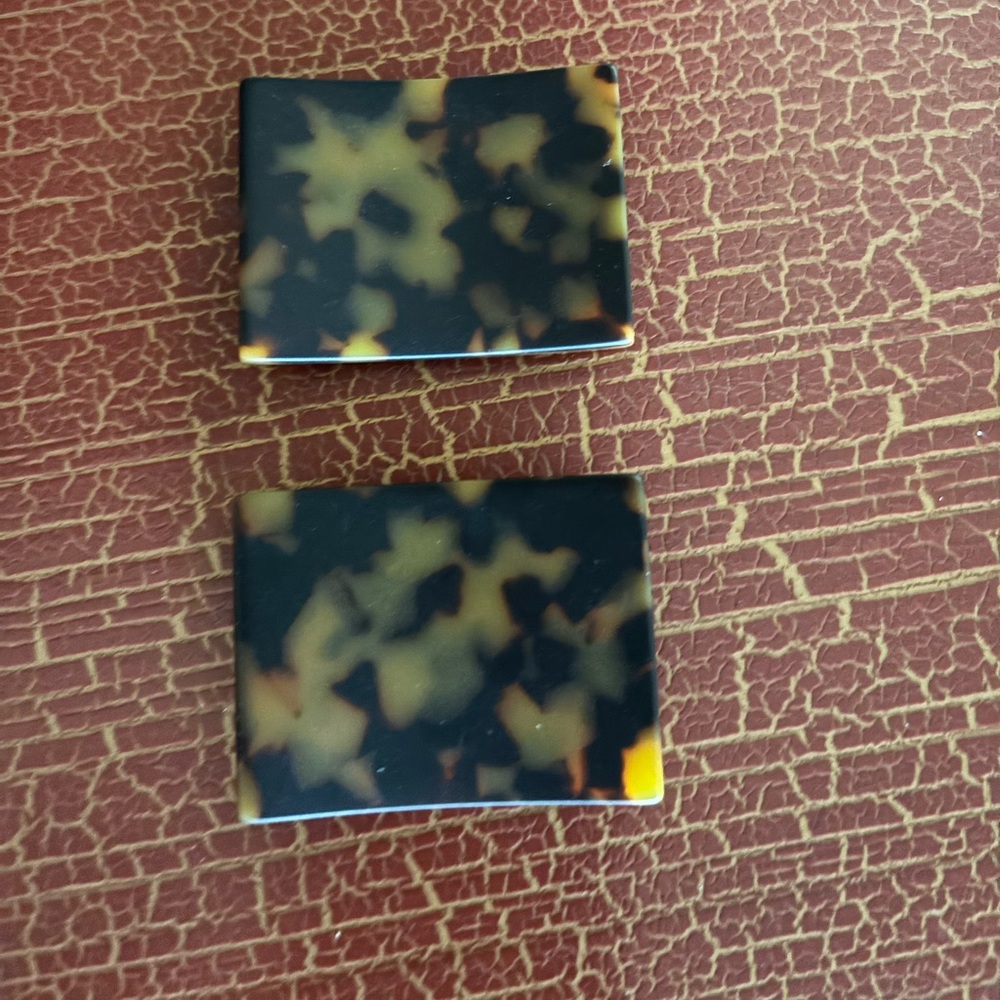 Tortoiseshell Patterned Shoe Clips - 1 pair